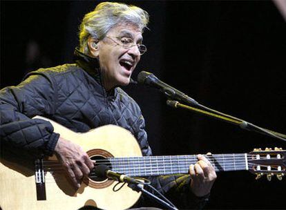 Caetano Veloso durante su concierto del lunes en Santiago de Compostela.