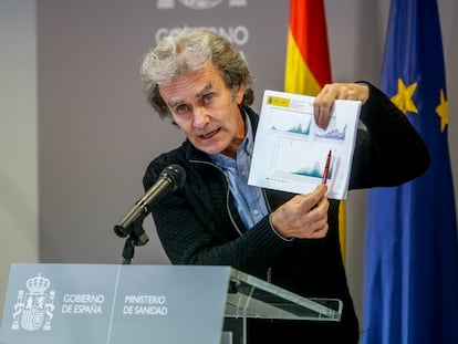 El director del Centro de Coordinación de Alertas y Emergencias Sanitarias (CCAES), Fernando Simón, en la rueda de prensa de este lunes.
