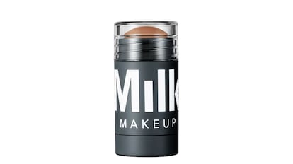 Stick bronceador para maquillaje con pecas de Milk Makeup, cuatro tonos.