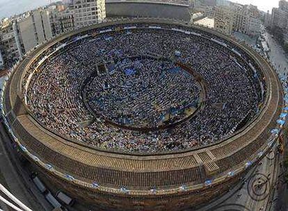 La plaza de toros de Valencia durante el mitin del PP.