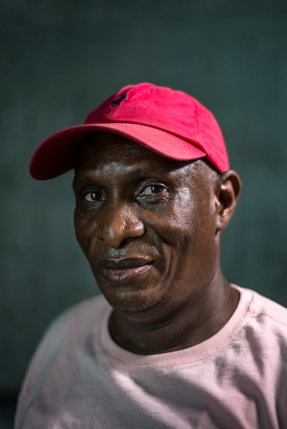 Michael Hmanca, 44 años, Khayelitsa, Ciudad del Cabo. Con VIH y tuberculosis. Sobrevivió con 50 leucocitos CD4 en sangre.