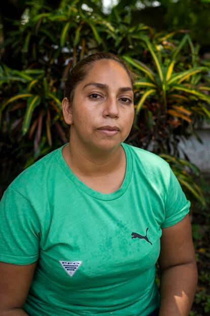 Araceli Hernández tiene 35 años, y es madre soltera de cuatro hijos y forma parte de la red de mujeres que recibe apoyo psicológico tras sufrir violencia machista. Esta hondureña ha cruzado hasta diez veces la frontera para llegar a Estados Unidos.
