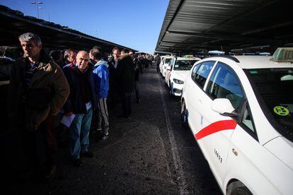 Jornada de votación de los taxistas de Madrid, el 5 de febrero de 2019. Estos profesionales decidían si continuaban o no con la huelga que iniciaron el 21 de enero. 4.223 conductores votaron para acabar con el paro frente a 3.522 que querían seguir. Finalmente no lograron sus objetivos.