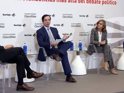 Luis Miguel Carrasco, director del Grupo Financiero Ibercaja; Ángel Martínez-Aldama, presidente de Inverco; Mirenchu del Valle, secretaria general de Unespa; y Francisca Gómez-Jover, subdirectora general de Organización, Estudios y Previsión Social Complementaria de la DGSFP.