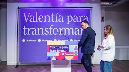 Alejandra Jacinto y Roberto Sotomayor, en la sede de Podemos en Madrid.