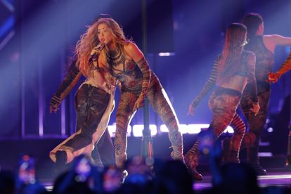 Shakira durante su interpretación en los Grammy Latinos de la famosa 'Sessions' de Bizarrap.  