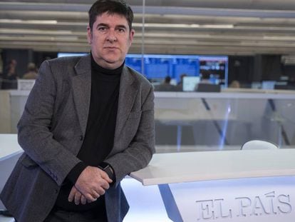 Ricardo de Querol, subdirector de El Pais, en la redaccion. 