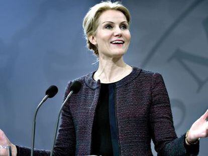 La primera ministra Helle Thorning- Schmidt en una rueda de prensa el jueves en Copenhague.