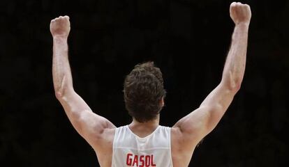 Pau Gasol celebra la victoria ante Francia.