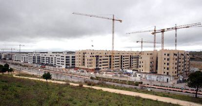 Construcci&oacute;n de viviendas en el barrio de Arroyofresno (Madrid)