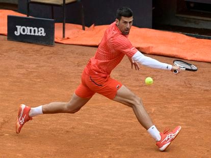 Novak Djokovic durante el partido contra Holger Rune en el Masters de Roma, este miércoles.