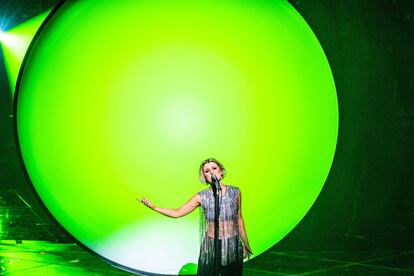 'Hold Me Closer' es el tema de Cornelia Jakobs, representante de Suecia.