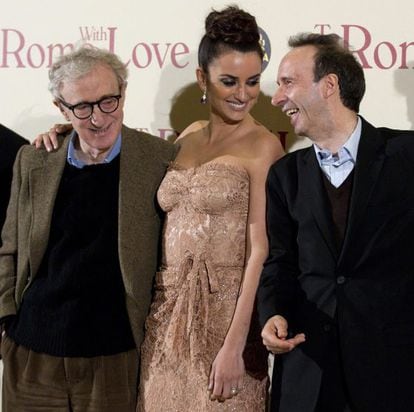 El director neoyorkino Woody Allen (izq.), Pen&eacute;lope Cruz y el actor italiano Roberto Beningni en el estreno mundial de &#039;To Rome with love&#039; el pasado 13 de abril, en Roma.