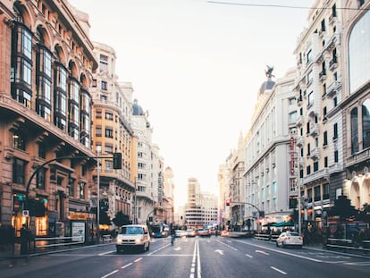 La Gran Vía de Madrid, una de las calles con más alfalto y menos vegetación de la ciudad. |