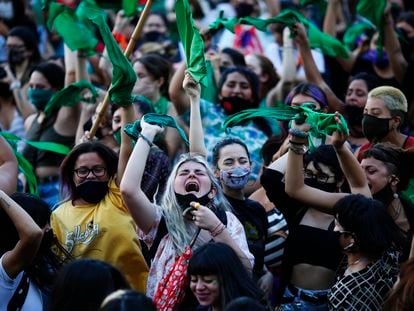 Una protesta a favor de la legalización del aborto en Argentina.