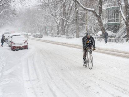 Ciclista en Montreal, Canadá.