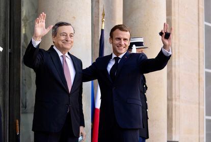 Italian Prime Minister Mario Draghi is received by Emmanuel Macron upon his arrival at the Elysee Palace on November 12.