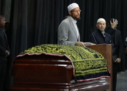 El imán Zaid Shakir presidió la ceremonia fúnebre musulmana de Muhammad Ali