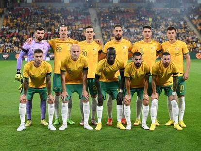 La selección de fútbol australiana, antes de un partido amistoso contra Nueva Zelanda en Brisbane (Australia), el 22 de septiembre.