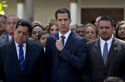 Juan Guaidó, a principios de 2019 flanqueado por Stalin González, a la derecha, y Edgar Zambrano, a la izquierda.
