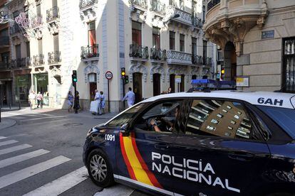 Imagen de archivo de una patrulla de la Policía Nacional.