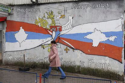 Mural in the Serb-majority area of ​​Mitrovica with the message 