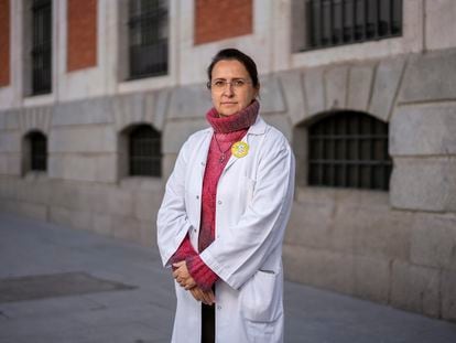 Angela Hernández, secretaria general del sindicato Amyts, el miércoles en la Puerta del Sol, delante de la sede del Gobierno de la Comunidad de Madrid.