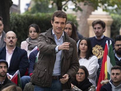 El presidente del PP, Pablo Casado, durante un acto de Nuevas Generaciones celebrado este domingo en Sevilla.