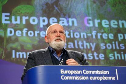 El vicepresidente de la Comisión Europea, Frans Timmermans, durante la presentación de la regulación contra la deforestación.
