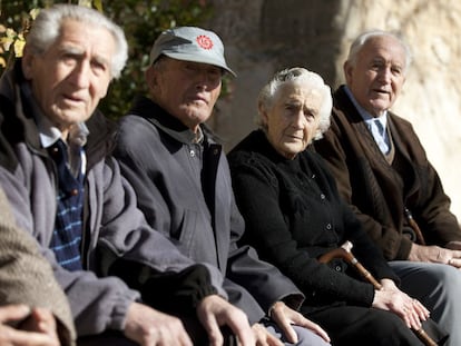 Un grupo de pensionistas de Olmeda de la Cuesta (Cuenca).