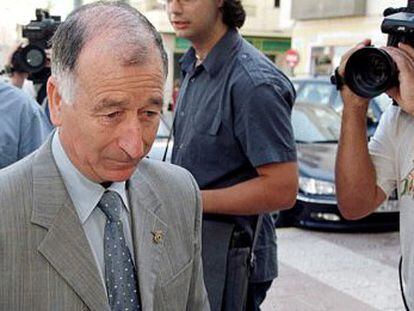 El presidente de la Diputaci&oacute;n de Almer&iacute;a, Gabriel Amat, en julio de 2000.