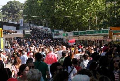 Feria del Libro en el parque de El Retiro, en 2022.
