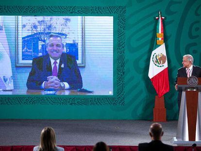 El presidente mexicano, Andrés Manuel López Obrador, habla este martes en una videoconferencia con su homólogo argentino Alberto Fernández.