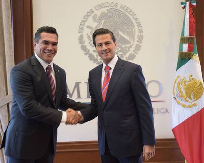 En 2015, Peña Nieto recibió a Moreno después de ganar la elección en Campeche.