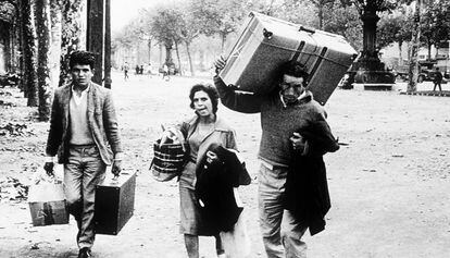 Trabajadores de otras comunidades llegando de otras comunidades a comienzos de los sesenta.