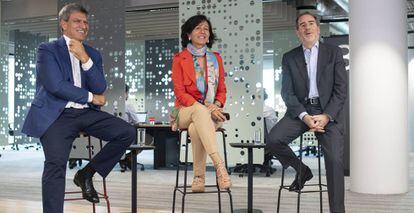 El consejero delegado de Santander, José Antonio Álvarez; la presidenta del banco, Ana Botín; y el próximo CEO de grupo, Héctor Grisi.  