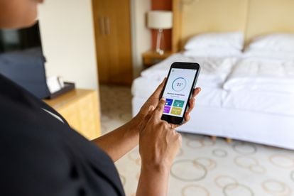 Algunas aplicaciones para hoteles permiten que los huéspedes disfruten de diferentes servicios a través de un solo clic.