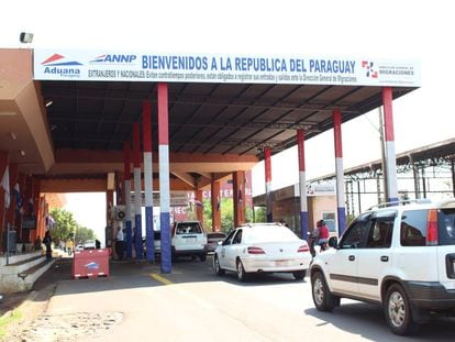 El paso fronterizo entre la ciudad de Posadas, en Argentina, y Encarnaci&oacute;n, en Paraguay.