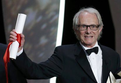 El director Ken Loach, ganador del Premio Palma de Oro por su película 'I, Daniel Blake', durante la ceremonia de clausura del Festival de cine de Cannes.