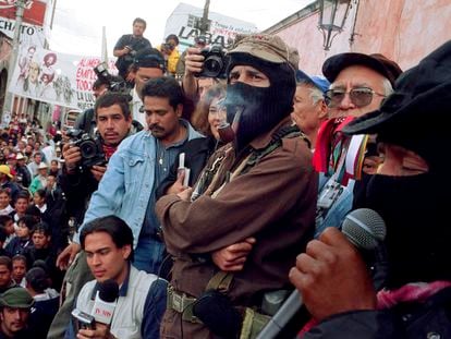 El subcomandante Marcos, durante un marcha hacia Ciudad de México, el 5 de marzo de 2001.