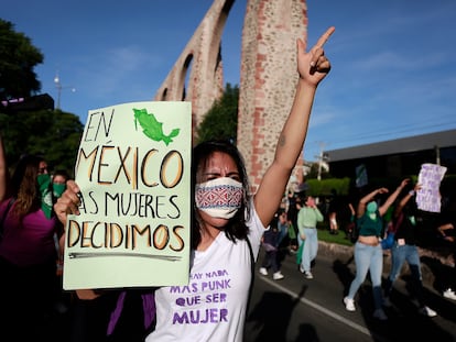 Una mujer durante una protesta a favor de la despenalización del aborto en Querétaro, México, en una fotografía de 2020.