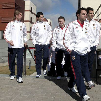 Sergio Ramos, Albiol, Mata, Xavi y Negredo, ayer en la concentración de la selección en Madrid.