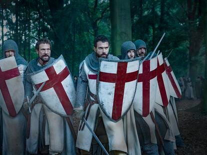 Avance de 'Knightfall'. En la foto, Tom Cullen en el centro.