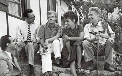 De izquierda a derecha, Emilio Sanz de Soto, Carleton, Capote, y Jane y Paul Bowles.