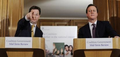 El viceprimer ministro brit&aacute;nico, Nick Clegg, y el primer ministro brit&aacute;nico David Cameron en Londres.