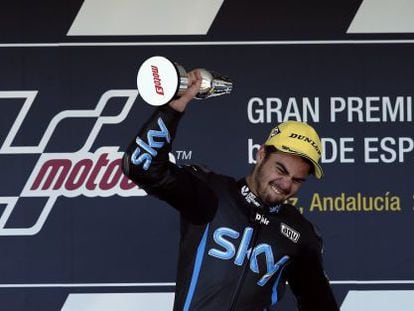 Fenati celebra su victoria. 