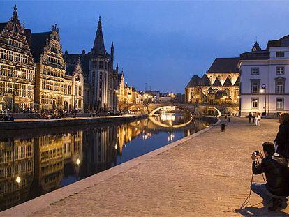 La ciudad de Gante, a 50 kilómetros de Bruselas, se presenta como excursión ideal en un viaje de cinco días a la capital belga, por 411 euros, coincidiendo con el puente del 1 de noviembre.
