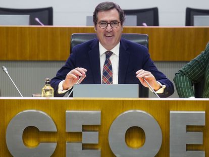 El presidente de CEOE, Antonio Garamendi clausura la jornada organizada por la CEOE y los Gestores Administrativos este martes en Madrid.