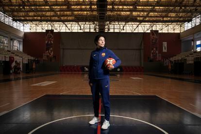 La jugadora de baloncesto del Barcelona Ainhoa Lopez, en el Pabellón Municipal de Deportes Juan Carlos Navarro de Sant Feliu del Llobregat.
