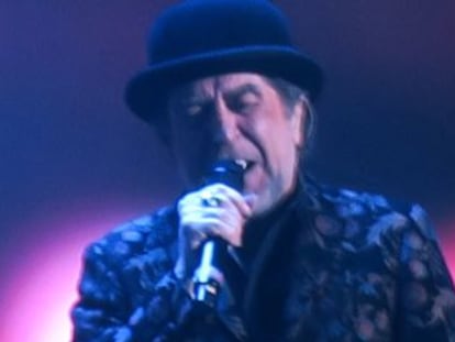 El cantante, que se encuentra  estable y en observación , sufrió un fuerte golpe al precipitarse desde casi dos metros en el WiZink Center.  Hay que esperar a las próximas 48 horas , ha asegurado su representante
